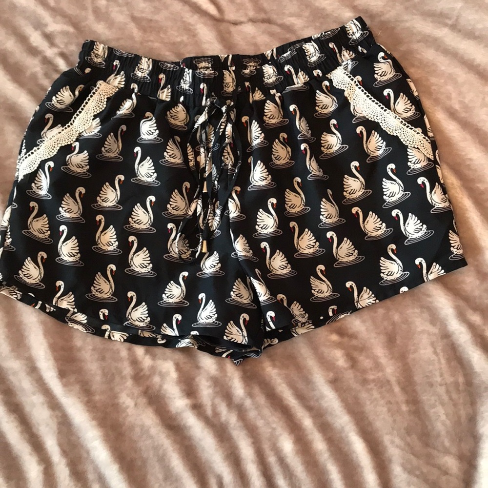 Swan shorts